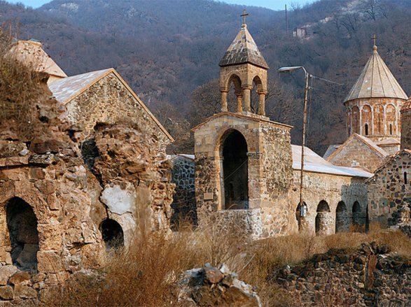 Xudavəng monastırı.