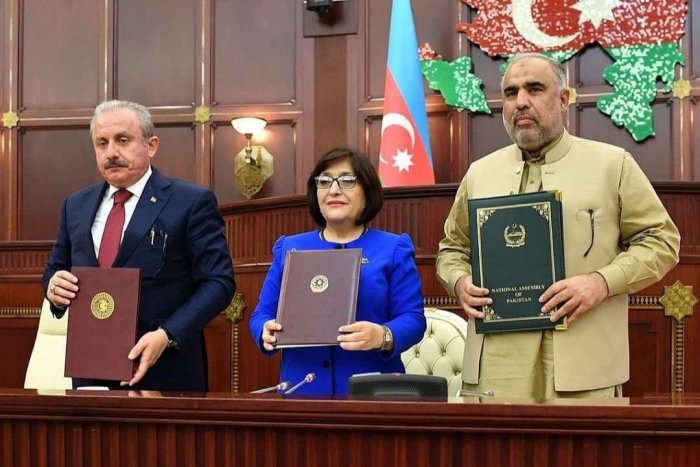 Azərbaycan, Türkiyə və Pakistan parlament sədrləri Bakı Bəyannaməsini imzalayıb.