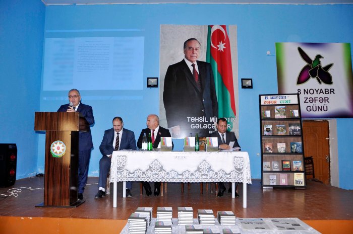 Ağdamda Vətən müharibəsi şəhidlərindən və qazilərindən bəhs edən “Vətən bizə oğul dedi” kitabının təqdimat mərasimi keçirilib.