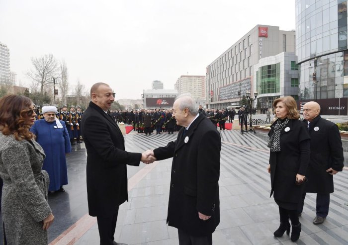 Ayaz Mütəllibov 27 mart 2022-ci ildə 83 yaşında vəfat etmişdir. Sabiq prezident Birinci Fəxri Xiyabanda  torpağa tapşırılmışdır.