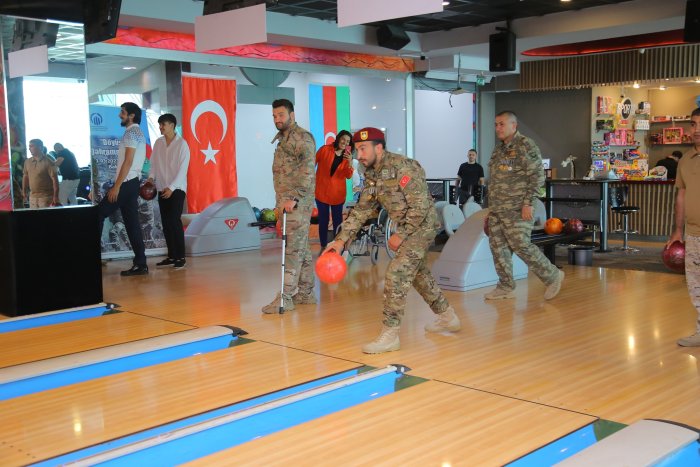 Qazilərimiz arasında komanda olaraq, boulinq yarışı həyata keçirildi.