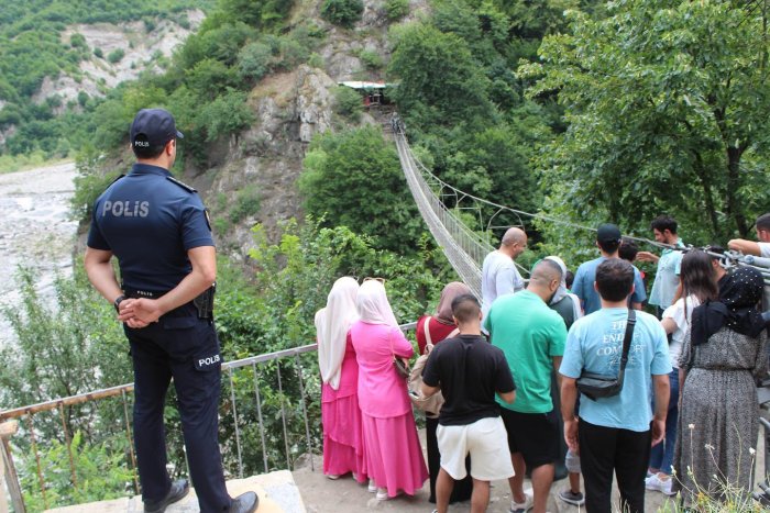 Tarixdən bizə miras qalan qədim yaşayış məskənlərimizin və həmin yerlərə səyahət edən qonaqların təhlükəsizliyinin keşiyindəyik