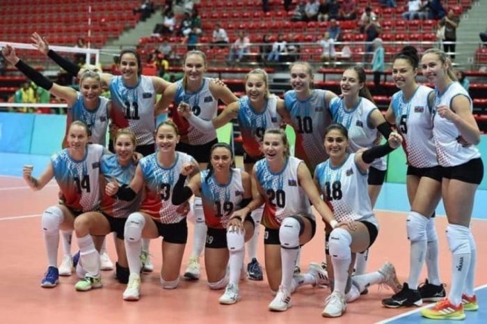 Qadın voleybolçulardan ibarət Azərbaycan millisi Avropa çempionatına qələbə ilə başlayıb.