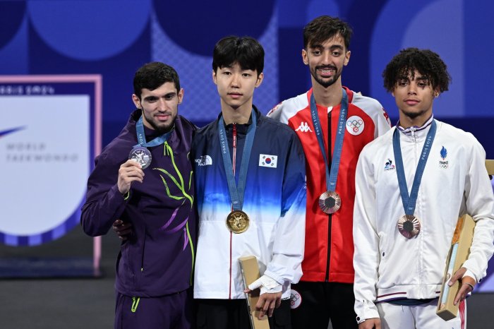 Taekvondoçumuz Qaşim Maqomedov (58 kq) Paris-2024 Yay Olimpiya Oyunlarında gümüş medal qazandı.