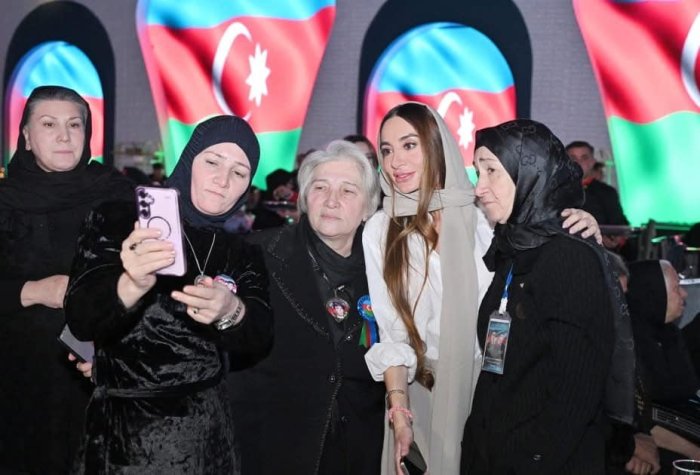 Arzu Əliyeva şəhid anaları ilə birgə iftar məclisində iştirak edib.