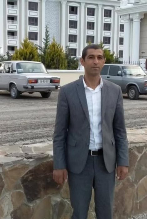 Min dəvə yükünə yüklənib dərdim. Min dəvə yükünə yüklənib dərdim.