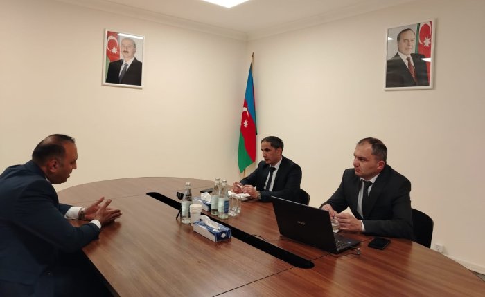 Dağlıq Şirvan Regional Təhsil İdarəsinin müdiri Ramin Abasov tərəfindən növbəti dəfə vətəndaşlar qəbul edilərək müraciətləri dinlənilmişdir. Dağlıq Şirvan Regional Təhsil İdarəsinin müdiri Ramin Abasov tərəfindən növbəti dəfə vətəndaşlar qəbul edilərək müraciətləri dinlənilmişdir.