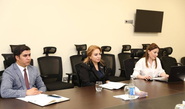Abşeron-Xızı Regional Təhsil İdarəsinin müdiri İlhamə Abdullayeva tərəfindən növbəti dəfə vətəndaşlar qəbul edilərək müraciətləri dinlənilmişdir. Abşeron-Xızı Regional Təhsil İdarəsinin müdiri İlhamə Abdullayeva tərəfindən növbəti dəfə vətəndaşlar qəbul edilərək müraciətləri dinlənilmişdir.