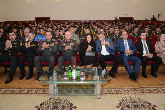 “Şahin” hərbi-idman oyununun yekun mərhələsi keçirilib. “Şahin” hərbi-idman oyununun yekun mərhələsi keçirilib.