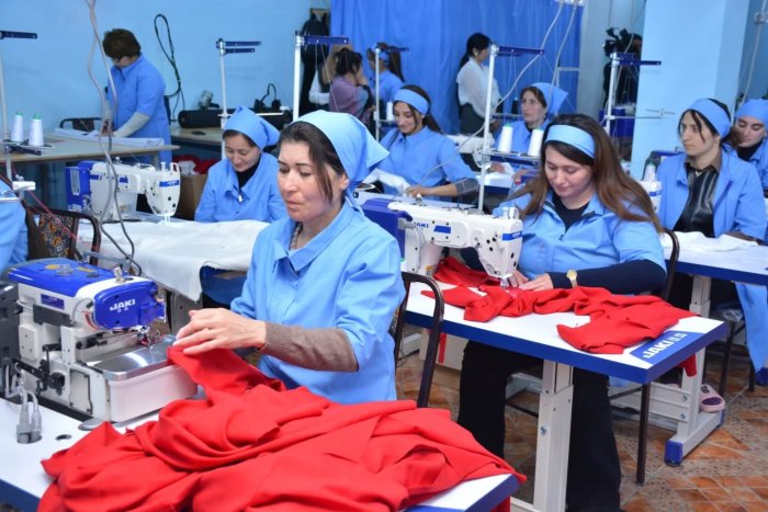 "Tənha Anaların Sosial İnkişafına Dəstək" layihəsi çərçivəsində Şamaxı rayonunu Göylər kəndində sosial müəssisə açılıb. "Tənha Anaların Sosial İnkişafına Dəstək" layihəsi çərçivəsində Şamaxı rayonunu Göylər kəndində sosial müəssisə açılıb.