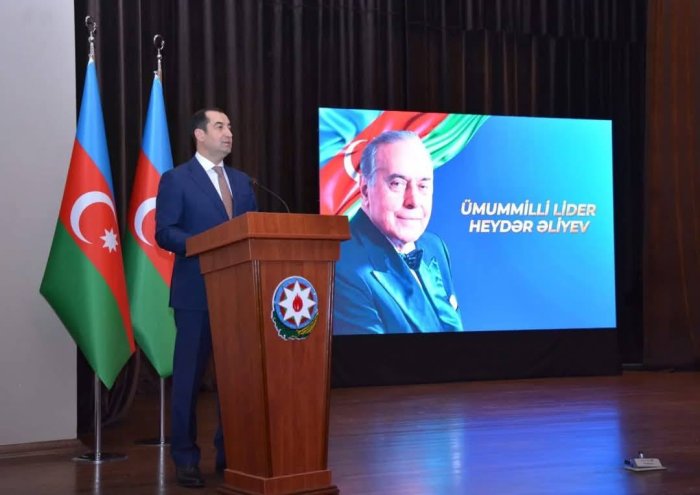 Şamaxıda Ümummilli Lider Heydər Əliyevin anadan olmasının 102-ci ildönümünə həsr olunmuş tədbir keçirilib. Şamaxıda Ümummilli Lider Heydər Əliyevin anadan olmasının 102-ci ildönümünə həsr olunmuş tədbir keçirilib.