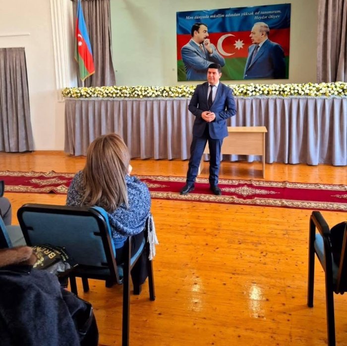 Məktəb direktoru Məmiyev Təhmasib Məktəb direktoru Məmiyev Təhmasib