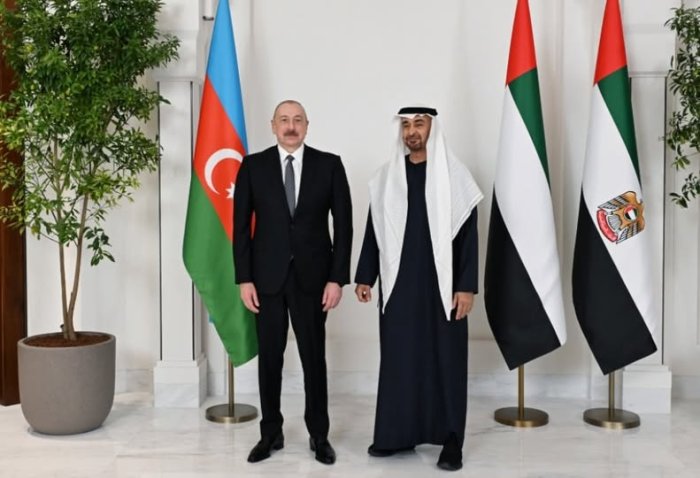 Birləşmiş Ərəb Əmirliklərinin Prezidenti Şeyx Məhəmməd bin Zayed Al Nəhyan Azərbaycan Respublikasının Prezidenti İlham Əliyevə zəng edib. Birləşmiş Ərəb Əmirliklərinin Prezidenti Şeyx Məhəmməd bin Zayed Al Nəhyan Azərbaycan Respublikasının Prezidenti İlham Əliyevə zəng edib.