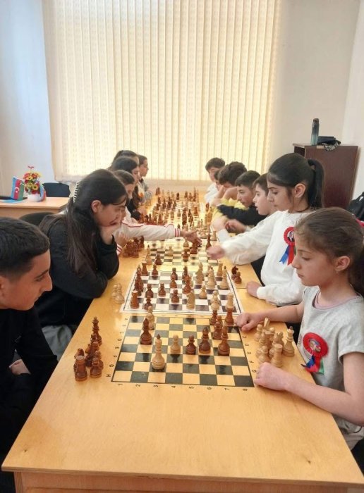 Ümummilli Lider Heydər Əliyevin anadan olmasının 102-ci ildönümünə həsr olunmuş məktəbli şahmatçılar arasında şahmat idman növü üzrə Şamaxı rayon turnirinə start verilib.