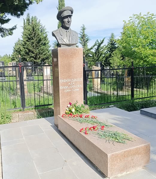 Polkovnik Ağa Əfəndiyev. Allah rəhmət eləsin. Polkovnik Ağa Əfəndiyev. Allah rəhmət eləsin.