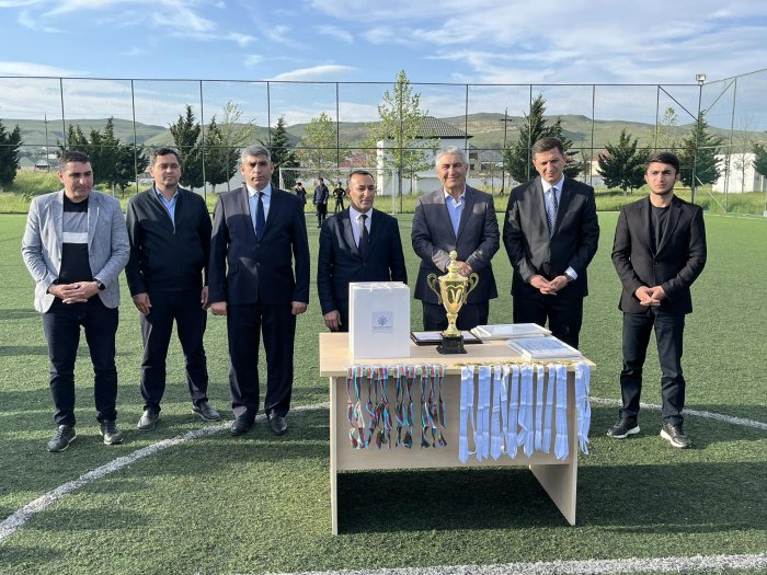 "Konstitusiya və Suverenlik ili" çərçivəsində Ulu Öndər Heydər Əliyevin anadan olmasının 102-ci ildönümünə həsr olunmuş futbol üzrə rayon çempionatının final oyunu keçirilmişdir.