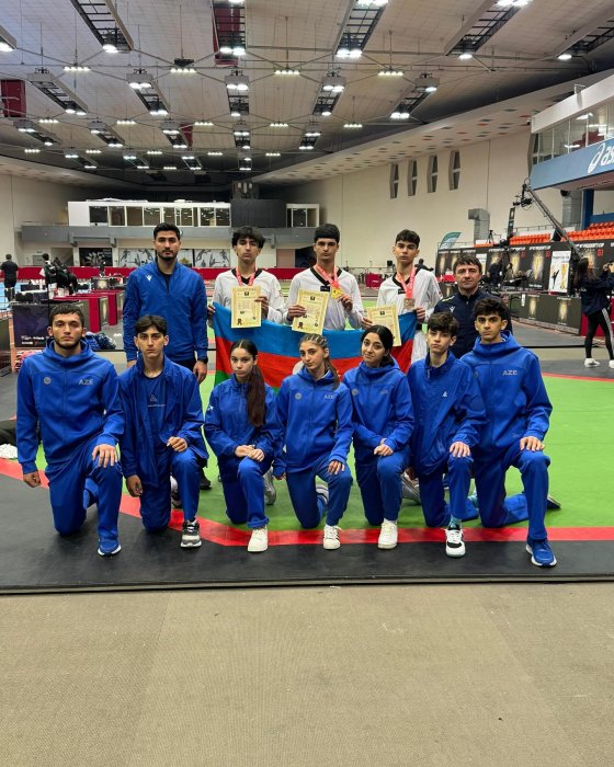 Bolqarıstanın Sofiya şəhərində taekvondo üzrə keçirilən G3 kateqoriyalı Prezident Kuboku turnirində gənc taekvondoçularımız 1 qızıl, 2 bürünc medal qazanıblar. Bolqarıstanın Sofiya şəhərində taekvondo üzrə keçirilən G3 kateqoriyalı Prezident Kuboku turnirində gənc taekvondoçularımız 1 qızıl, 2 bürünc medal qazanıblar.