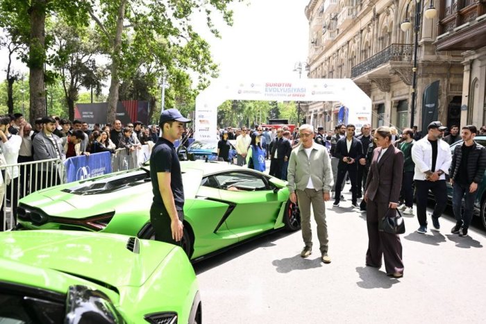 “Sürətin evolyusiyası” layihəsinin ikinci günündə sürət avtomobillərinin və “Supercar”ların nümayişi keçirilib. “Sürətin evolyusiyası” layihəsinin ikinci günündə sürət avtomobillərinin və “Supercar”ların nümayişi keçirilib.