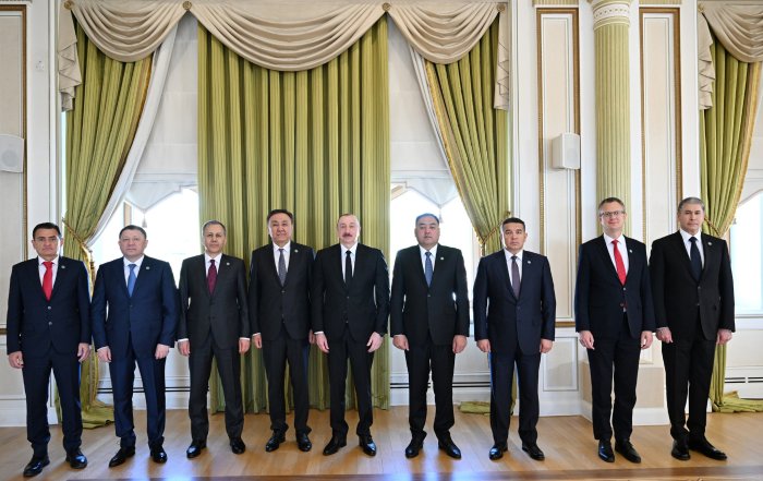 Prezident İlham Əliyev TDT-nin daxili işlər nazirlərinin ikinci görüşünün iştirakçılarından ibarət nümayəndə heyətini qəbul edib. Prezident İlham Əliyev TDT-nin daxili işlər nazirlərinin ikinci görüşünün iştirakçılarından ibarət nümayəndə heyətini qəbul edib.