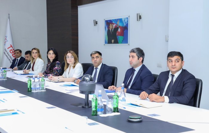 TƏBİB-in tabeli tibb müəssisələrinin fəaliyyətinə dair növbəti geniştərkibli müşavirə keçirilib. TƏBİB-in tabeli tibb müəssisələrinin fəaliyyətinə dair növbəti geniştərkibli müşavirə keçirilib.
