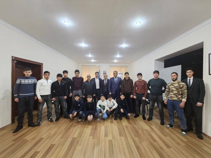 Kitabda əsasən cüdo idman növünün texnikası və fəndləri şəkillər əsasında ətraflı izah olunmuşdur.