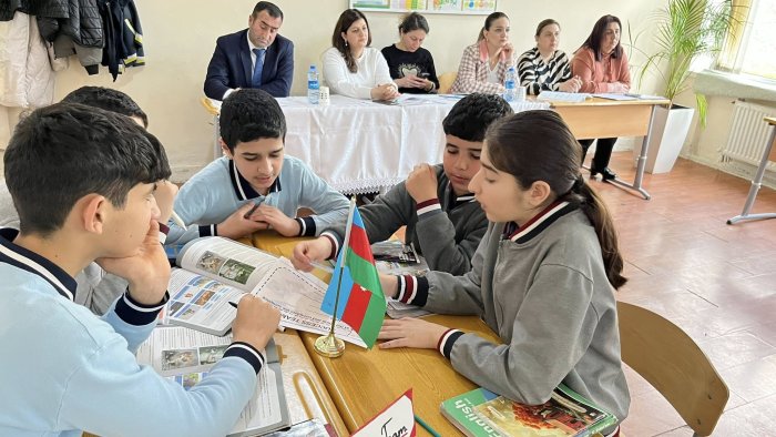 Fəaliyyət planına əsasən fənn aylıqları çərçivəsində liseyin ingilis dili müəllimi Aynurə Hacıyevanın  açıq dərsi dinlənildi.