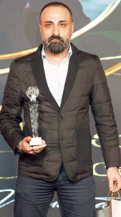 Etibar Həsənzadə GLOBAL RED CARPET mükafatına layiq görülmüşdür.